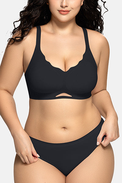 Scalloped Seamless Bra with Breathable Mesh