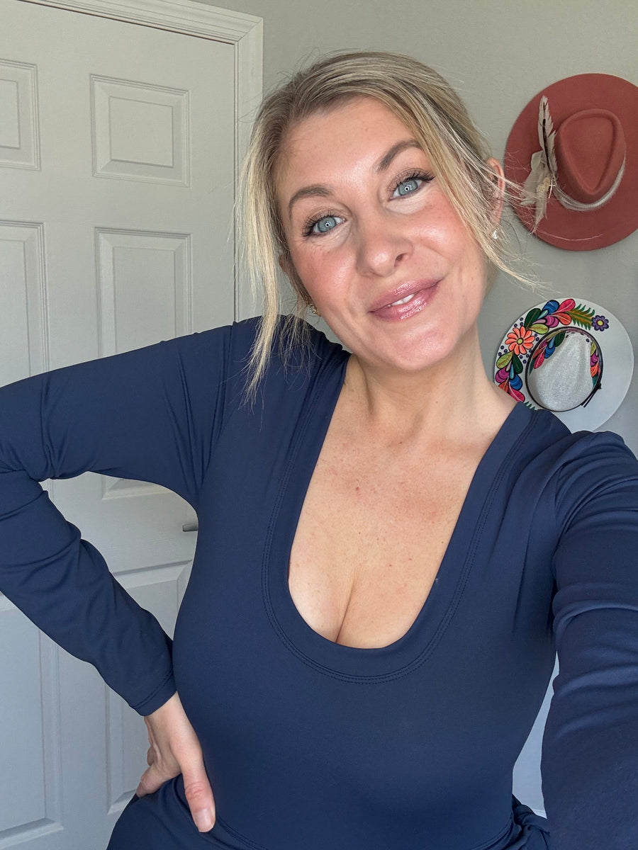 Customer wearing a blue comfort top