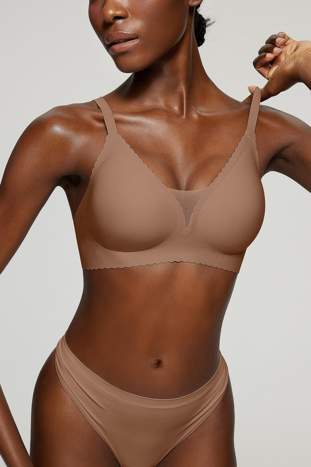 Deep V Mesh Seamless Wireless Bras